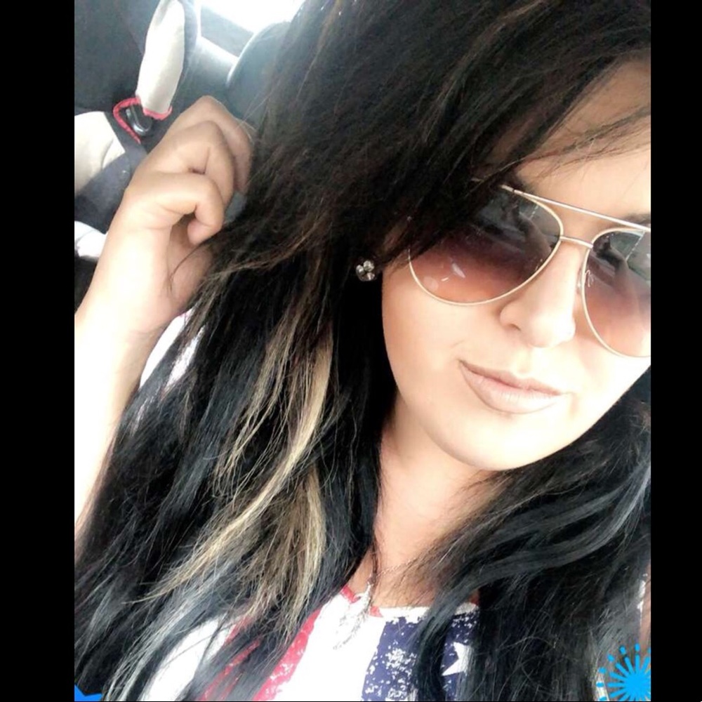 Meet your Posher, Ashley